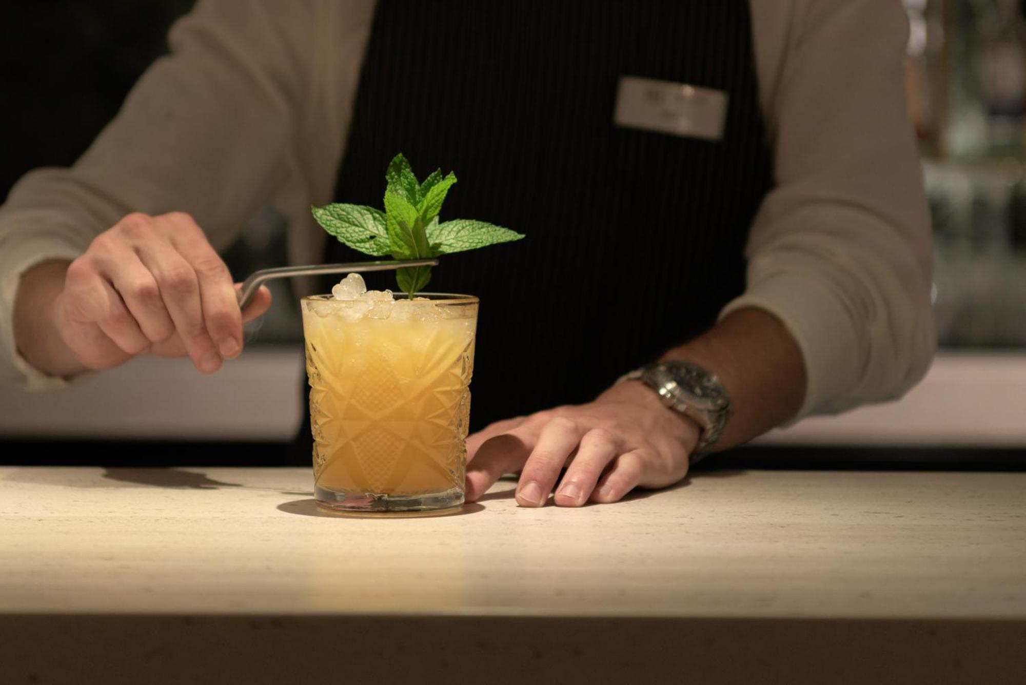衣登酒店 罗希姆诺 外观 照片
